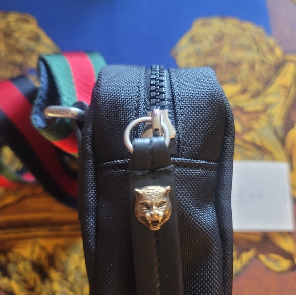 Gucci Embroidered Tiger Messenger Bag - Picture 2 of 9
